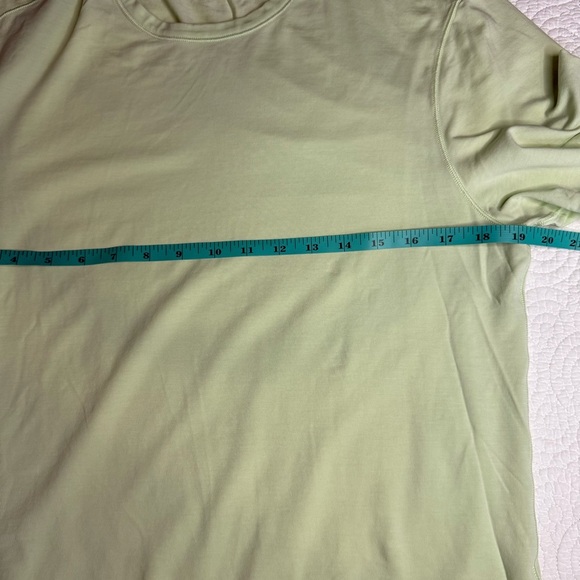 lululemon athletica Light Green Short Sleeve Tee - Picture 4 of 5